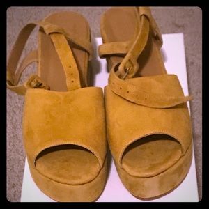 Brand new MNZ suede platforms